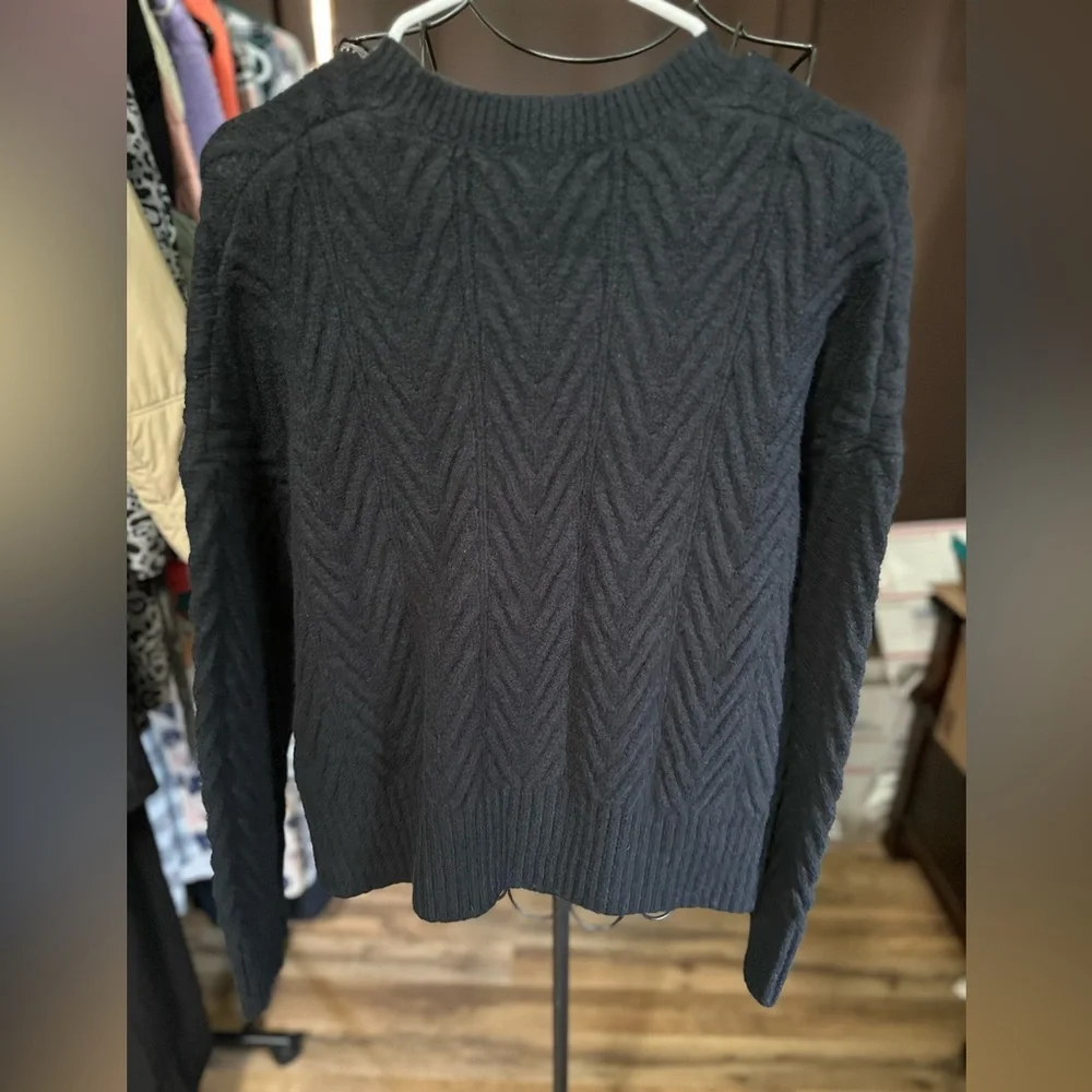 Banana‎ Republic XS Black Relaxed Crew Neck Sweater